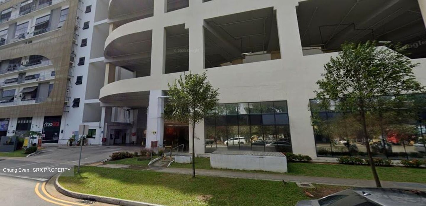 E9 Premium (D27), Factory #486560121